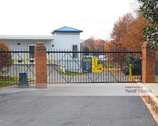 Photo 2 of Extra Space Storage - 1350 North Wendover Road, Charlotte, NC