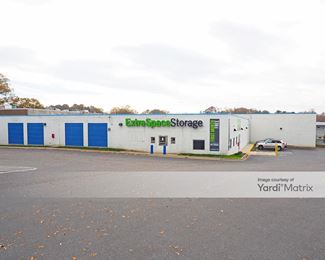 Photo 3 of Extra Space Storage - 1350 North Wendover Road, Charlotte, NC