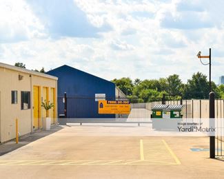 Photo 4 of Maximum Mini Storage - 3835 West Avenue, San Antonio, TX