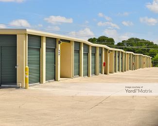 Photo 4 of StorageMart - 1575 Thousand Oaks Drive, San Antonio, TX