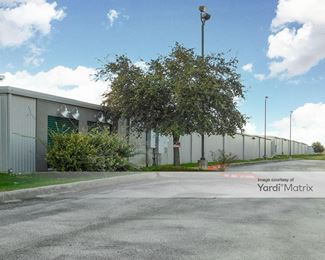 Photo 2 of Storage King USA - 1842 West Interstate 10, Seguin, TX