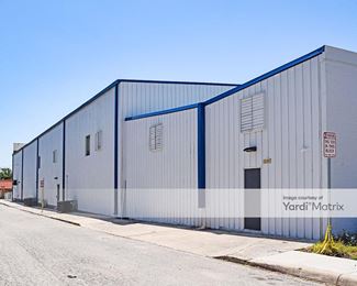 Photo 3 of Store Space Self Storage - 1301 East Commerce Street, San Antonio, TX