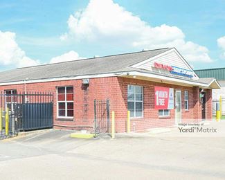 Photo 3 of Devon Self Storage - 9840 Bissonnet Street, Houston, TX