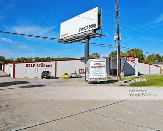 Photo 4 of iStorage - 18455 Highway 105 West, Montgomery, TX