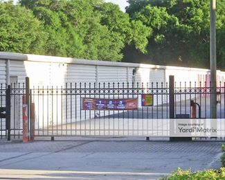 Photo 3 of Public Storage - 1007 East Brandon Blvd, Brandon, FL