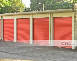 Photo 4 of Public Storage - 1007 East Brandon Blvd, Brandon, FL