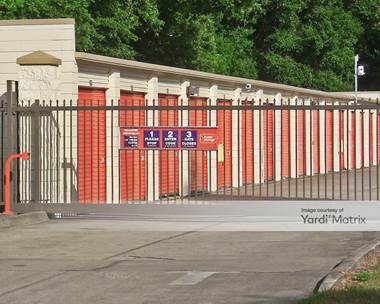 Storage Units for Rent available at 8421 West Hillsborough Avenue, Tampa, FL 33615