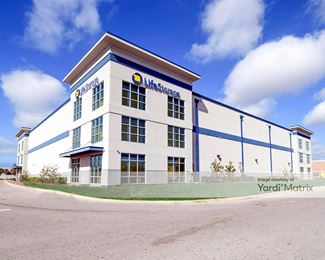 Photo 2 of Extra Space Storage - 1225 Missouri Avenue North, Largo, FL