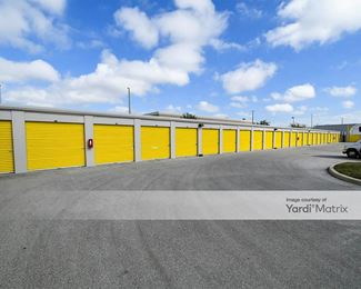 Photo 4 of Extra Space Storage - 1225 Missouri Avenue North, Largo, FL