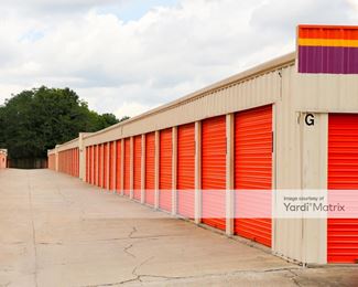 Photo 4 of Public Storage - 235 East Oak Ridge Road, Orlando, FL