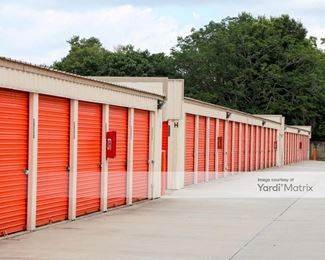 Photo 5 of Public Storage - 235 East Oak Ridge Road, Orlando, FL