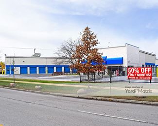 Photo 2 of Extra Space Storage - 3850 West Devon Avenue, Lincolnwood, IL