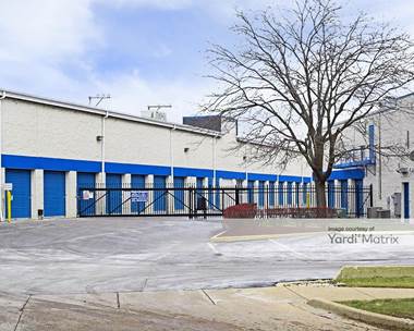 Storage Units for Rent available at 3850 West Devon Avenue, Lincolnwood, IL 60712