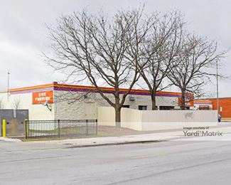 Photo 3 of Public Storage - 5838 North Pulaski Road, Chicago, IL