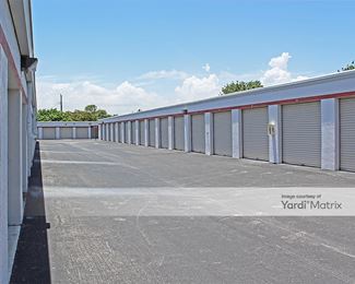 Photo 4 of Federal Highway Self Storage - 415 South Federal Hwy, Deerfield Beach, FL