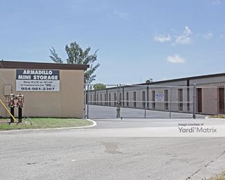 Photo 2 of Armadillo Mini Storage - 2701 Bryan Road, Hallandale Beach, FL