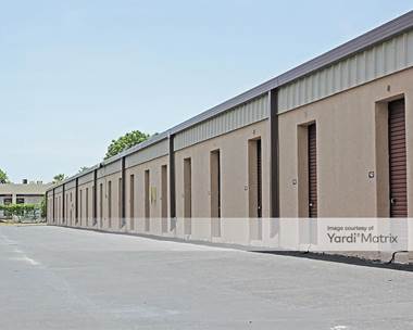 Storage Units for Rent available at 2701 Bryan Road, Hallandale Beach, FL 33009