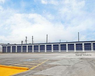 Photo 4 of Curio Storage - 12220 Beechnut, Houston, TX