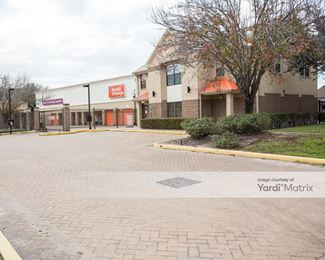 Photo 2 of Public Storage - 2900 Woodland Park Drive, Houston, TX