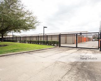 Photo 3 of Public Storage - 2900 Woodland Park Drive, Houston, TX