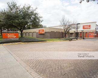 Photo 4 of Public Storage - 2900 Woodland Park Drive, Houston, TX