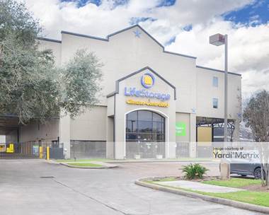Storage Units for Rent available at 5415 Bissonnet Street, Houston, TX 77081