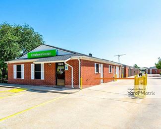 Photo 1 of Extra Space Storage - 10615 South Gessner Road, Houston, TX