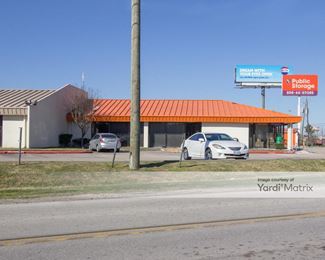 Photo 2 of Public Storage - 9811 North Fwy, Houston, TX