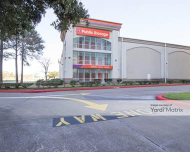 Storage Units for Rent available at 1165 North Loop West, Houston, TX 77008