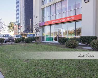 Storage Units for Rent available at 1165 North Loop West, Houston, TX 77008