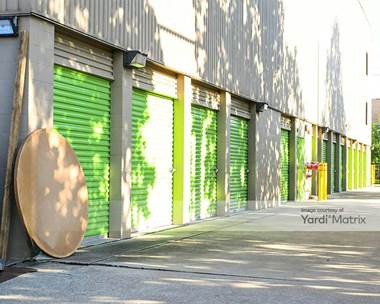 Storage Units for Rent available at 5425 Katy Fwy, Houston, TX 77007
