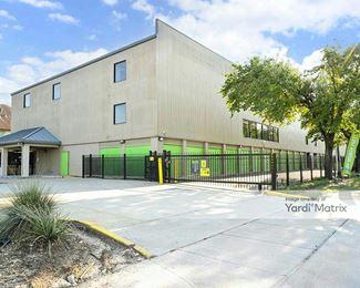 Photo 4 of Extra Space Storage - 5425 Katy Fwy, Houston, TX