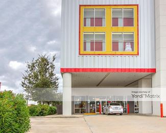 Photo 6 of iStorage - 3770 Center Street, Houston, TX