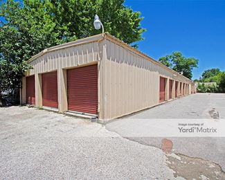Photo 2 of Spring Branch Mini Storage - 8900 Emnora Lane, Houston, TX