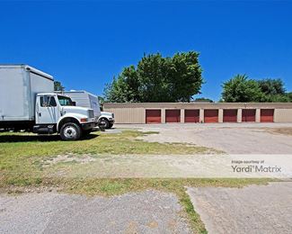 Photo 3 of Spring Branch Mini Storage - 8900 Emnora Lane, Houston, TX