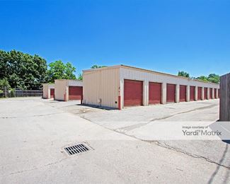 Photo 4 of Spring Branch Mini Storage - 8900 Emnora Lane, Houston, TX
