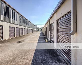 Photo 3 of Houston Mini Storage - 614 West Donovan Street, Houston, TX