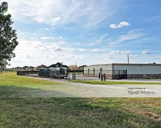 Photo 4 of That Storage Place - 1492 Woodcreek Bend Lane, Katy, TX
