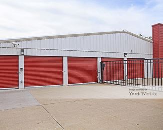 Photo 5 of StorageMart - 205 SW Irvinedale Drive, Ankeny, IA