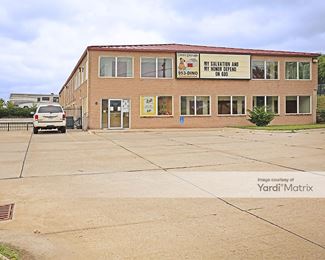Photo 2 of Dino-s Storage - 5327 SE 14th Street, Des Moines, IA