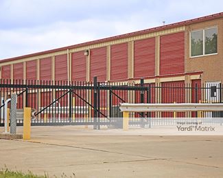 Photo 4 of Dino-s Storage - 5327 SE 14th Street, Des Moines, IA