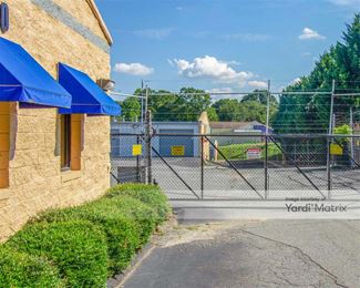 Photo 4 of Extra Space Storage - 9220 Beatties Ford Road, Huntersville, NC