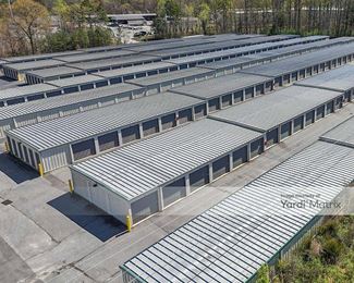Photo 2 of Extra Space Storage - 509 Seagle Street, Huntersville, NC