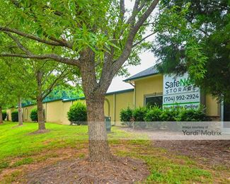 Photo 3 of Extra Space Storage - 509 Seagle Street, Huntersville, NC