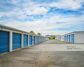 Photo 3 of Superior Storage - 142 Stutts Road, Mooresville, NC