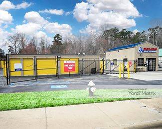 Photo 2 of Devon Self Storage - 4207 Hilltop Road, Greensboro, NC