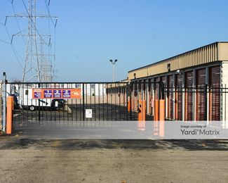 Photo 2 of Public Storage - 11122 West Lincoln Avenue, West Allis, WI