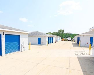 Photo 3 of Extra Space Storage - 17505 West Liberty Lane, New Berlin, WI