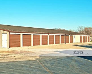 Photo 5 of Your Stor All - 421 North Milwaukee Street, Village of Waterford, WI