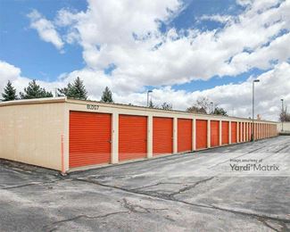 Photo 2 of Storage Rentals of America - 1019 West Rawson Avenue, Oak Creek, WI